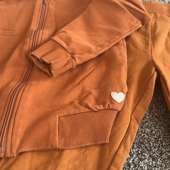 MinyMo ruffle sweatsuit - Picture 3 of 4